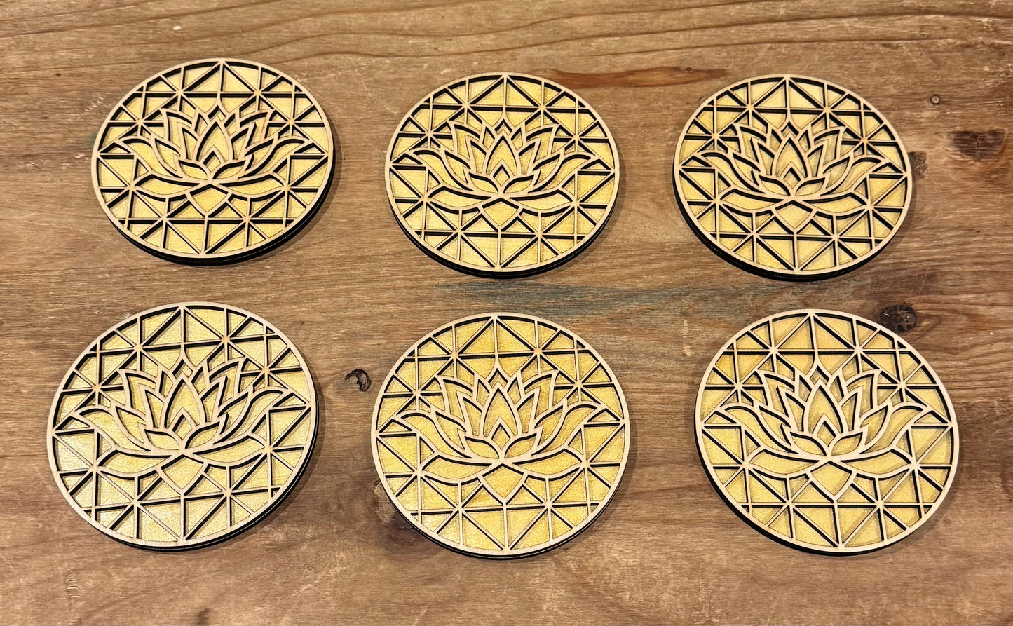 Sous-verres en contreplaqué de peuplier – Naturels & Écologiques lotus doré