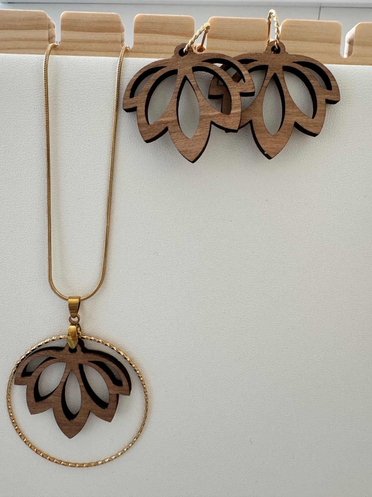 Parure boucles d'oreilles et colier en Contreplaqué de Peuplier