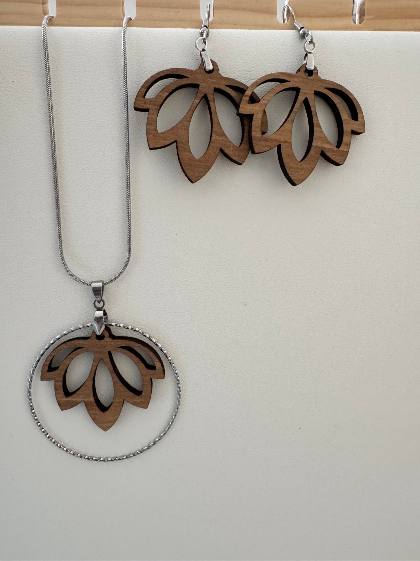 Parure boucles d'oreilles et colier en Contreplaqué de Peuplier