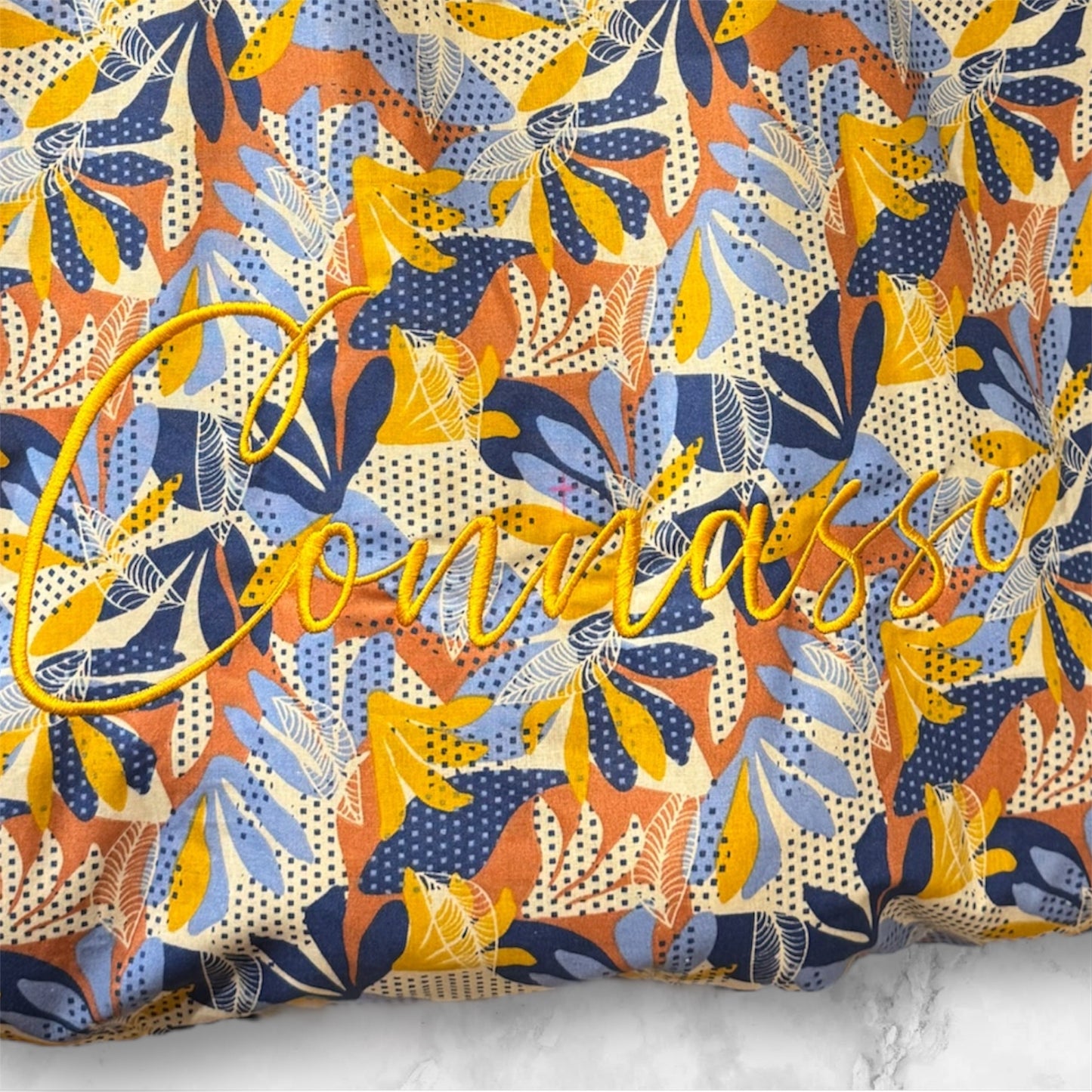 Cabas en coton brodé Connasse