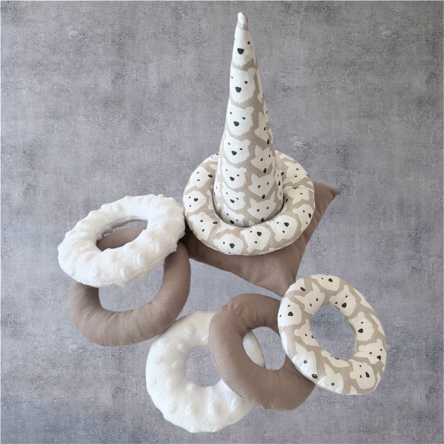 Anneau à empiler en tissu pour bébé – Jouet d’éveil doux et sensoriel - GreenbyMilie