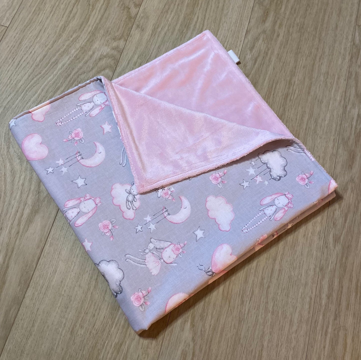 Lingettes/cotons lavables et panier - protège carnet de santé - couverture - tapis d'éveil - doudou