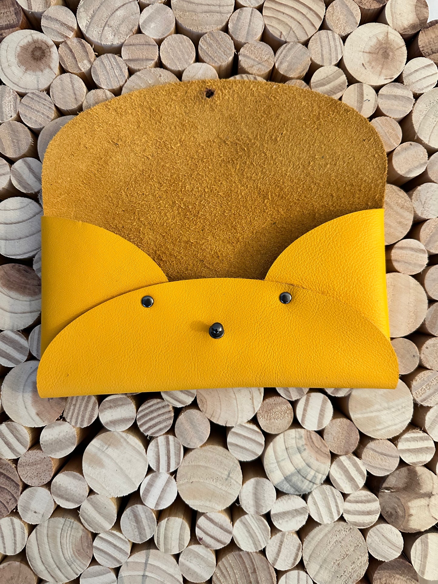 Étui à lunettes en cuir – Élégant, Protecteur & Durable