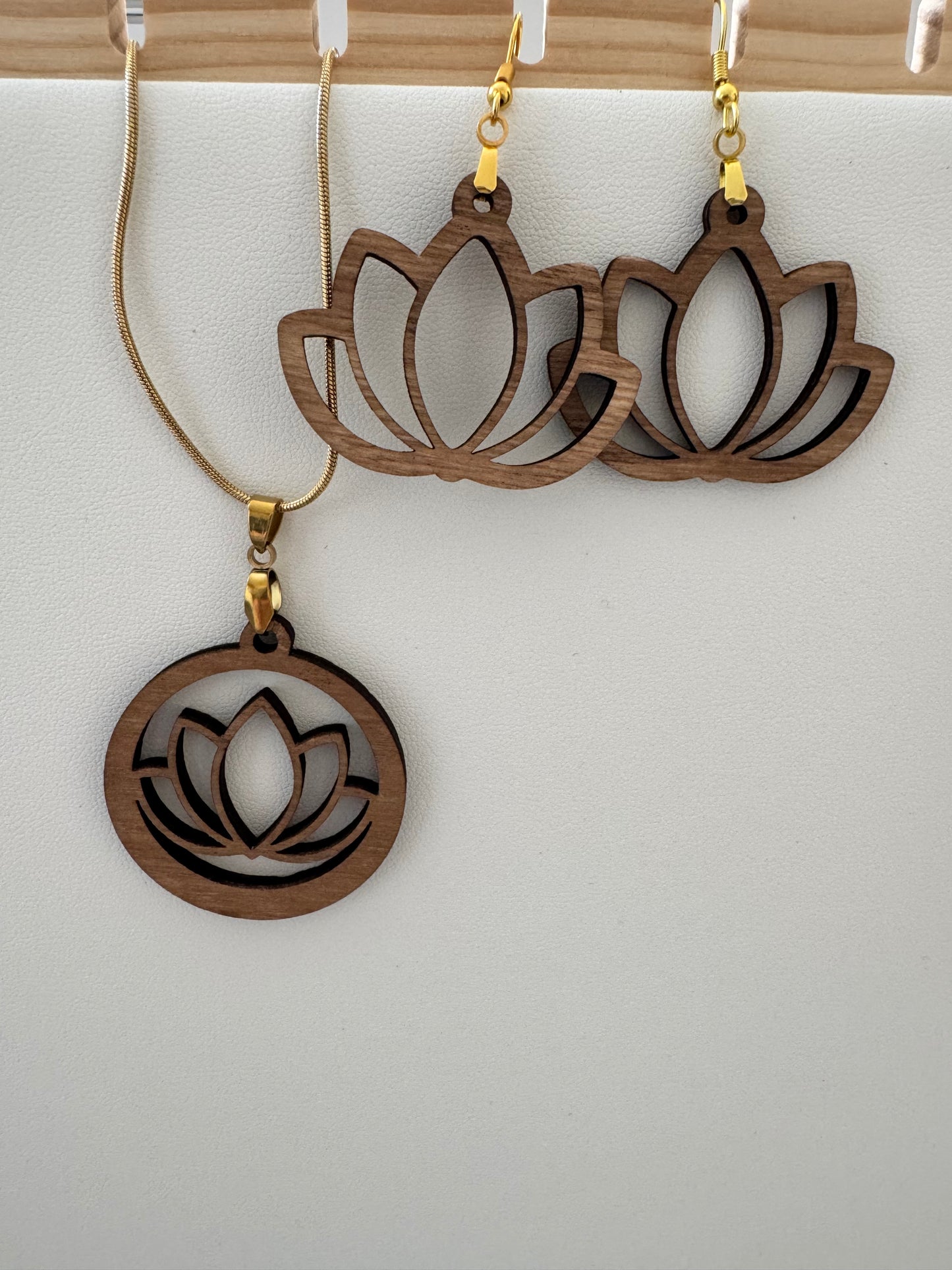 Parure boucles d'oreilles et colier en Contreplaqué de Peuplier
