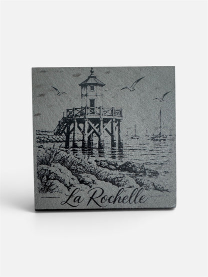 Sous-verre en ardoise gravé représentant le Phare du Bout du Monde à La Rochelle