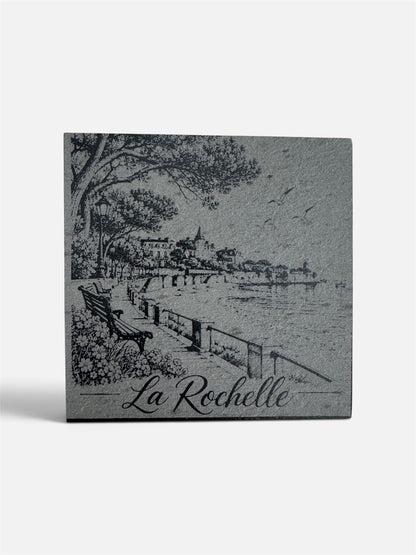 Sous-verre en ardoise gravé avec paysage du littoral de La Rochelle