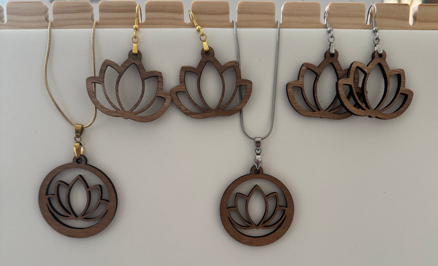 Parure boucles d'oreilles et colier en Contreplaqué de Peuplier