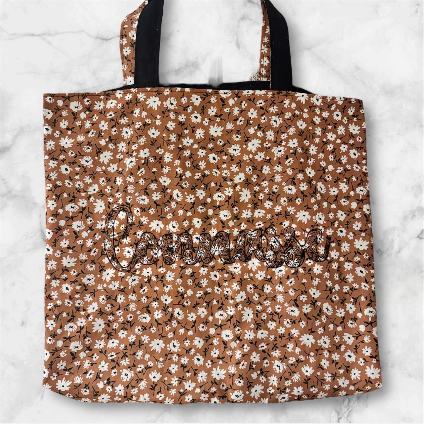 Cabas en coton brodé Connasse