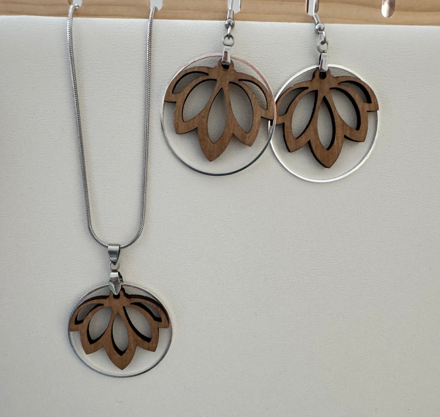 Parure boucles d'oreilles et colier en Contreplaqué de Peuplier