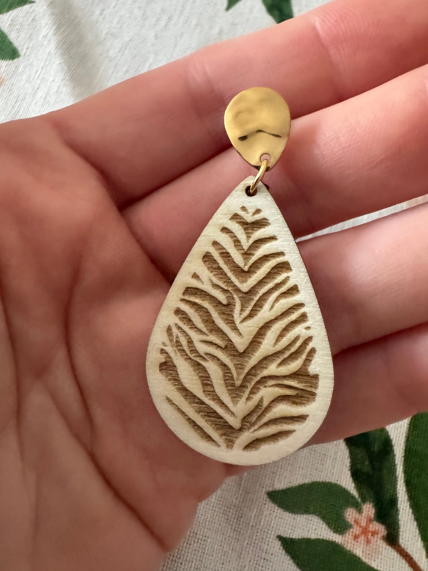 Boucles d’oreilles en bois thème fauve – Naturelles et légères - GreenbyMilie