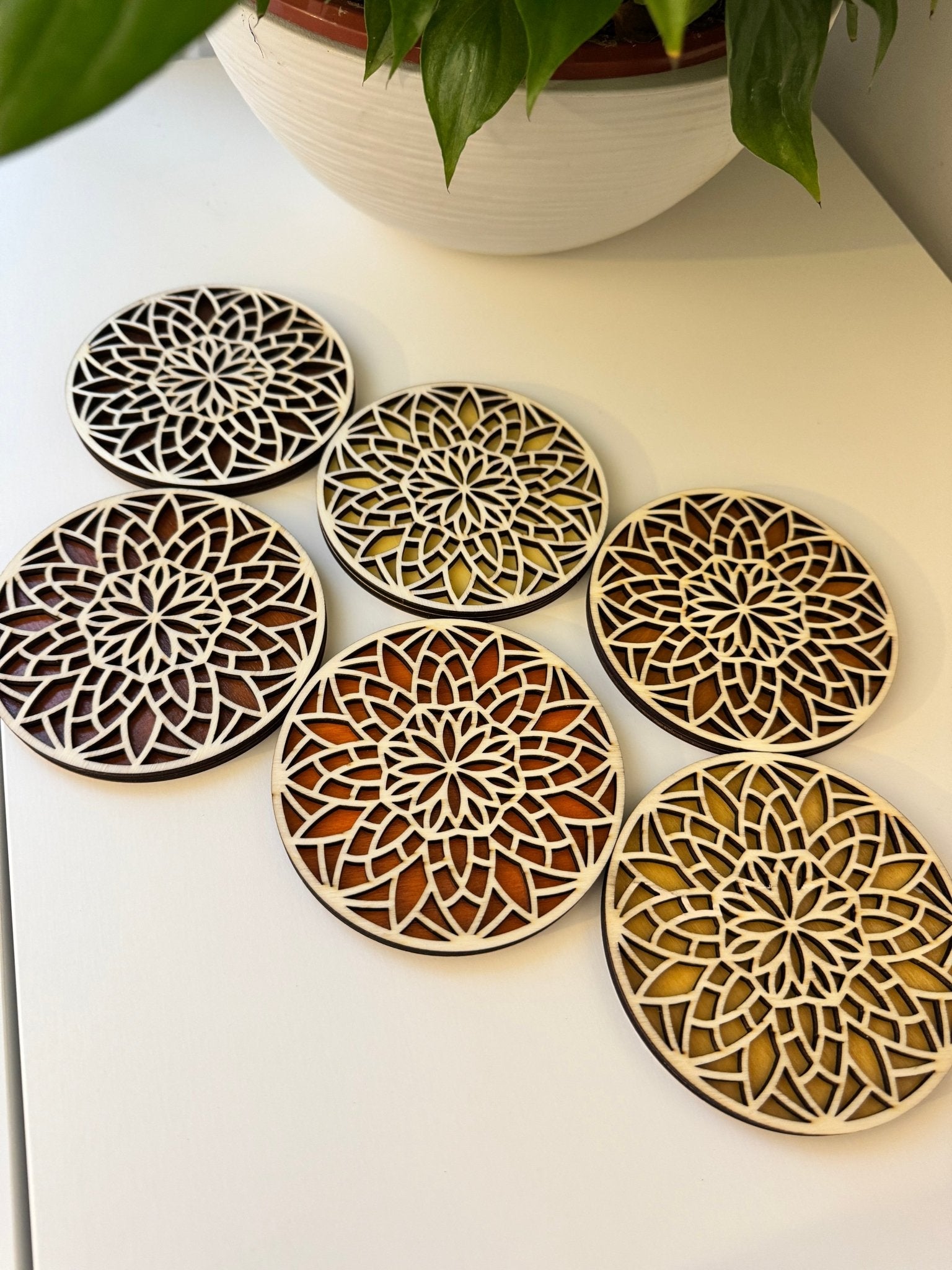 Sous - verres en contreplaqué de peuplier – Naturels & Écologiques fleur mandala marron - GreenbyMilie