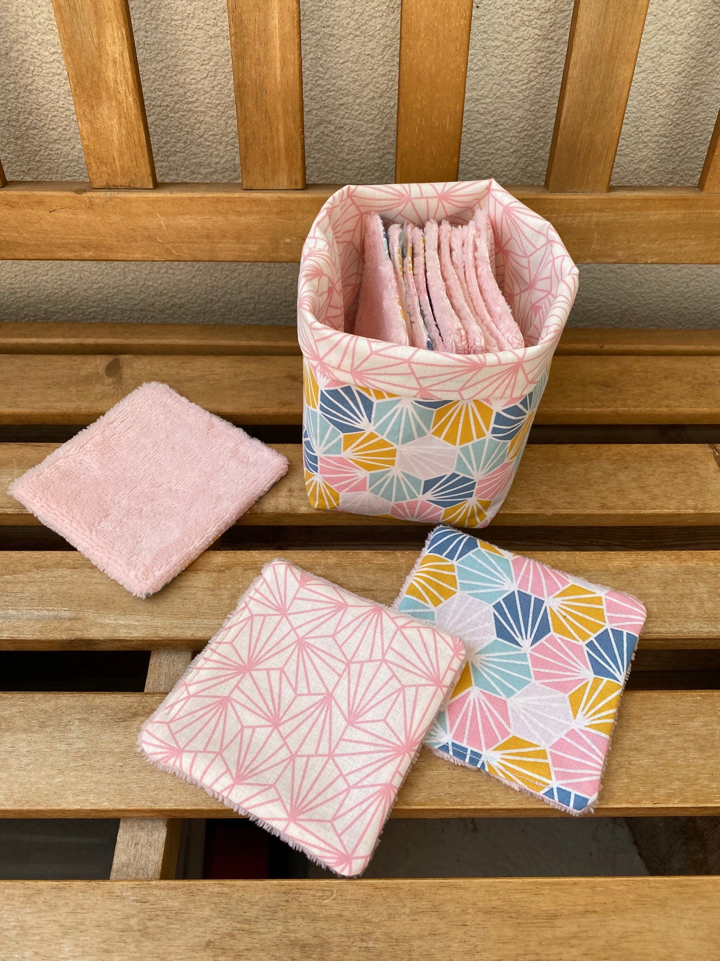 Toallitas/algodones lavables y cesta origami